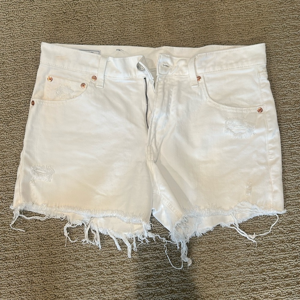 Gap white shorts